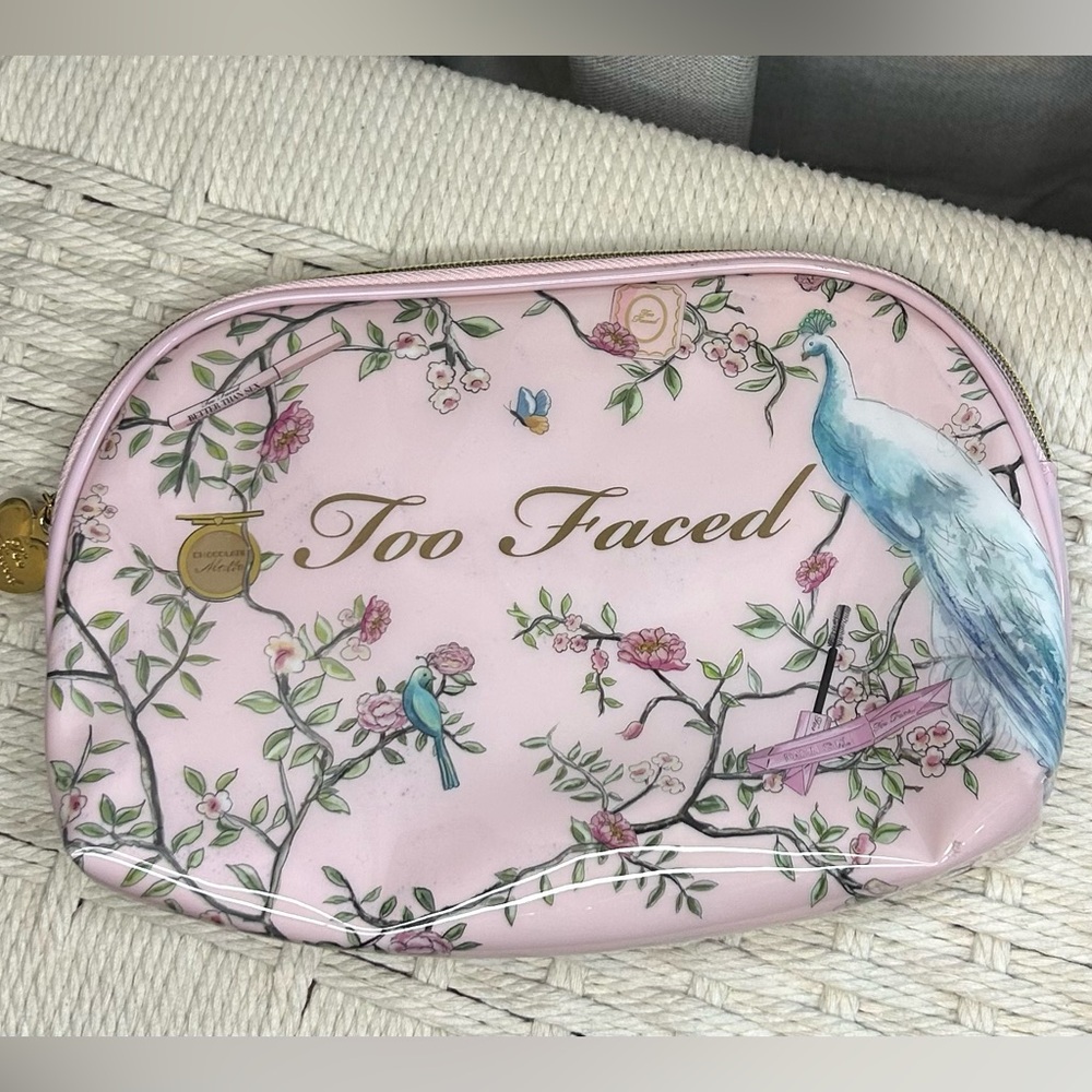💕TOO FACED Limited Edition Elegant Blushing Pink Floral Makeup Bag